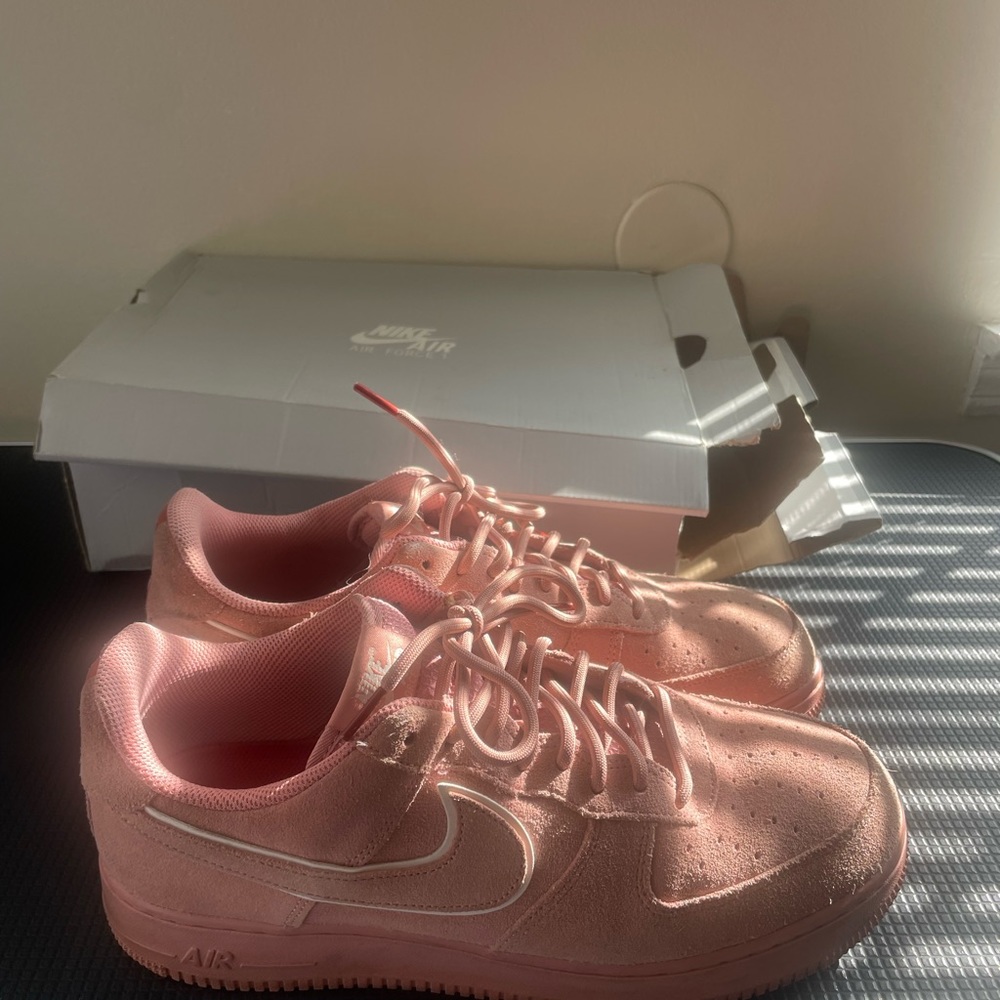 AIR FORCE 1 '07 LV8 SUEDE 'RED STARDUST'